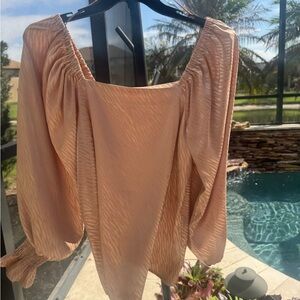 Vine & Love Blush Peach Square-Neck Puff Sleeve Top